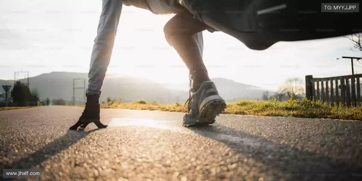 👟【潮流出街】专业装备，让运动更有型！